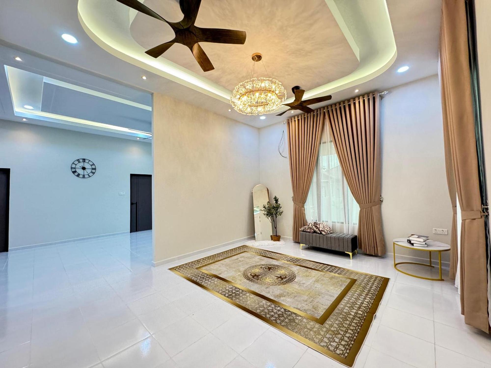 Rihays Palace Homestay *