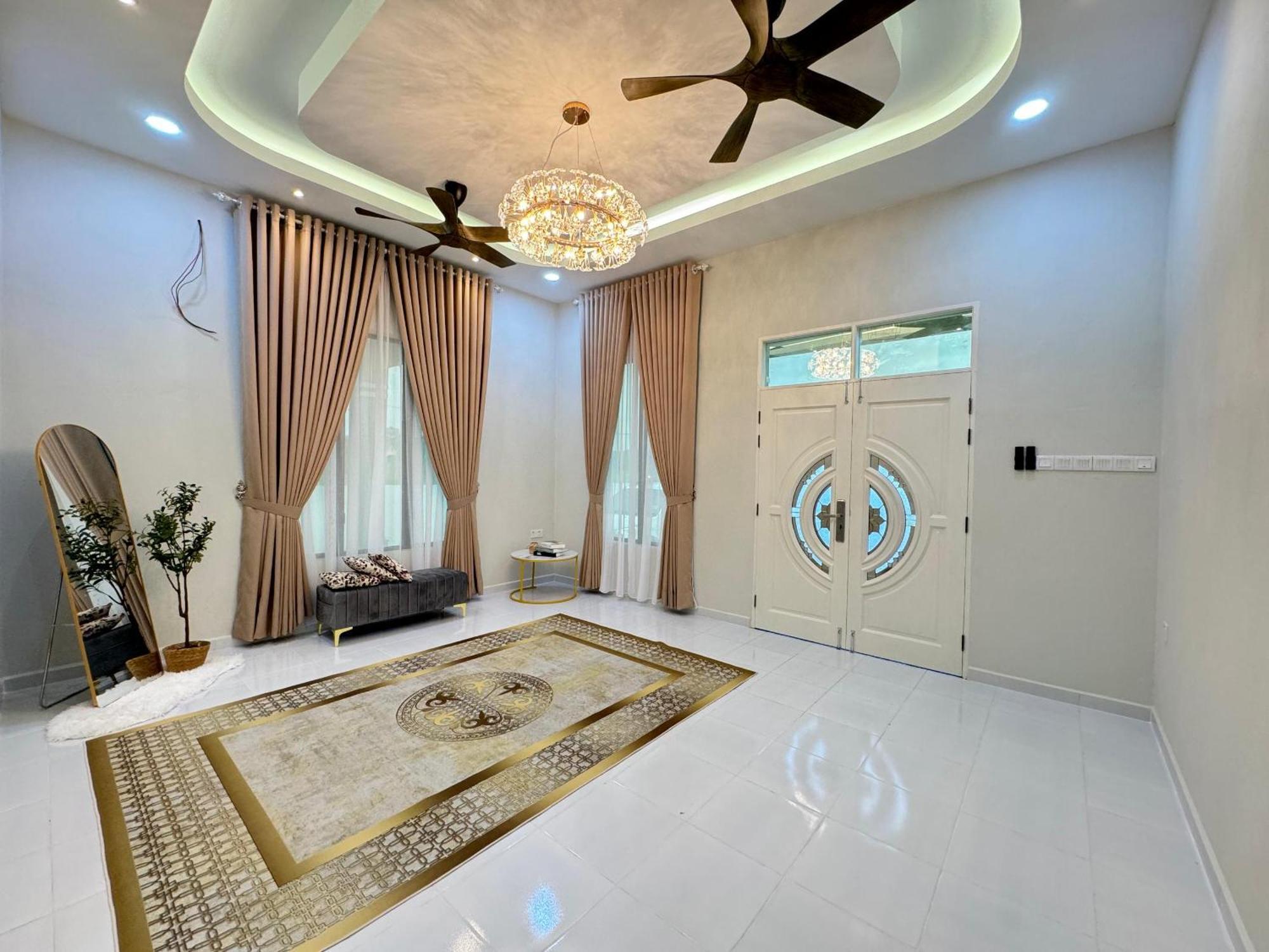 Rihays Palace